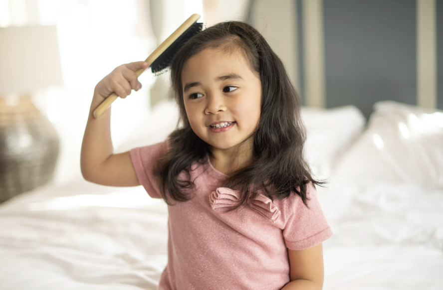 Rambut kusut anak, solusi rambut kusut, perawatan rambut si kecill, tips rambut sehat, rambut kering anak, Bunda, si Kecil